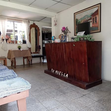 Huellas Hostal Antigua Esterno foto
