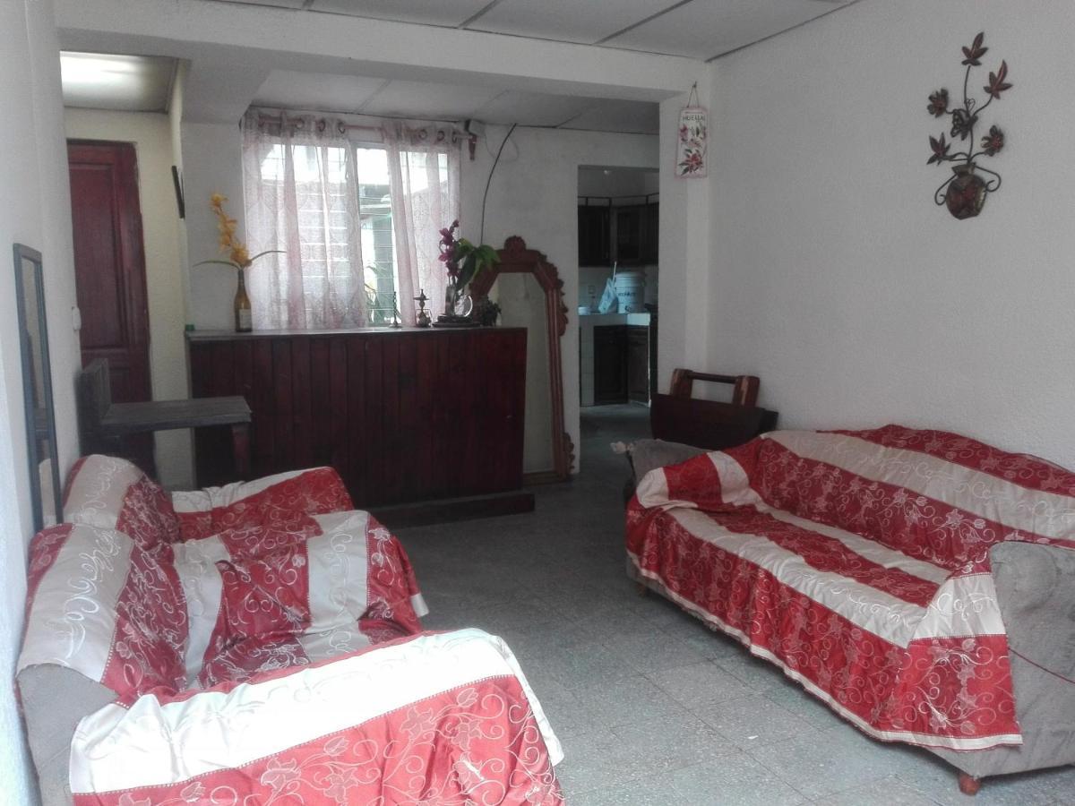 Huellas Hostal Antigua Esterno foto