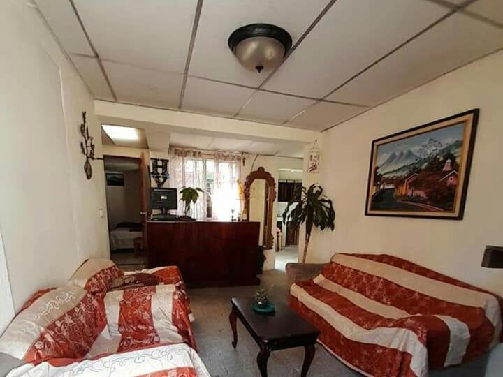 Huellas Hostal Antigua Esterno foto