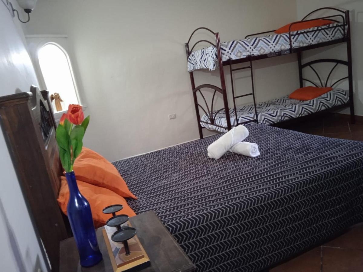 Huellas Hostal Antigua Esterno foto