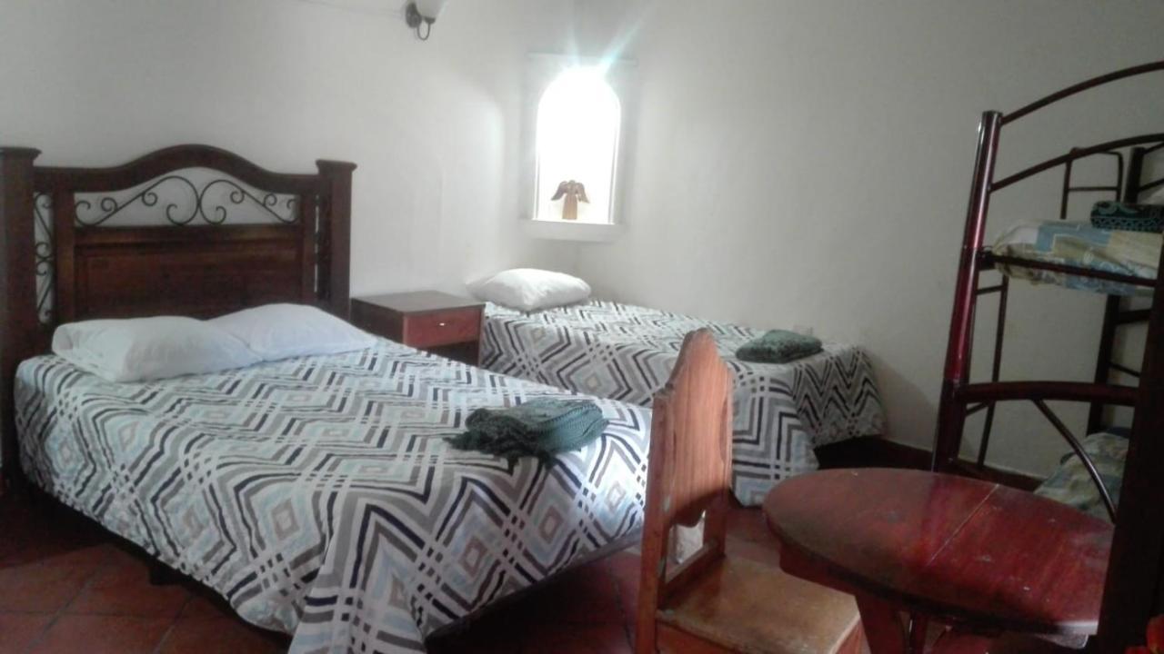 Huellas Hostal Antigua Esterno foto