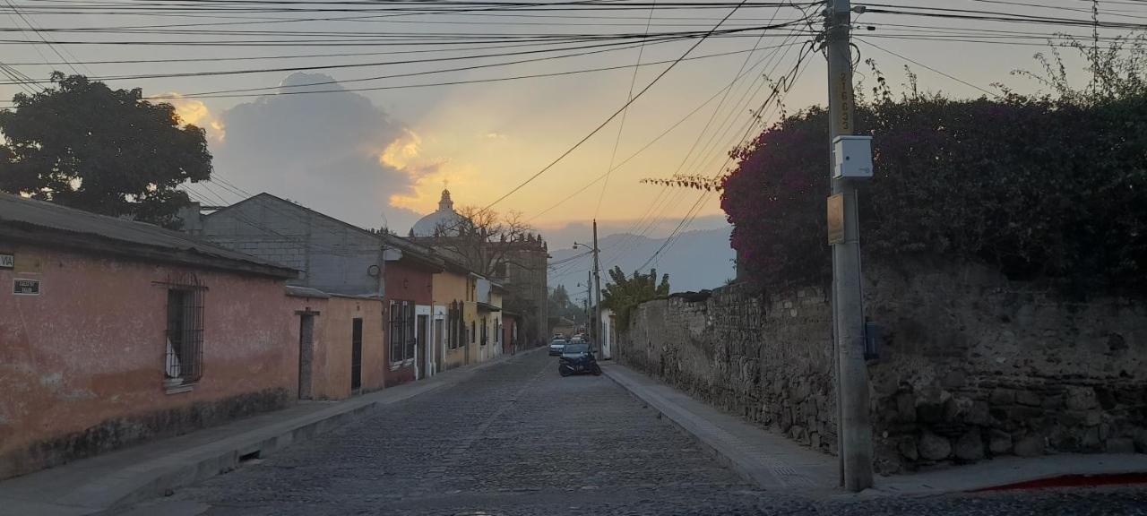Huellas Hostal Antigua Esterno foto